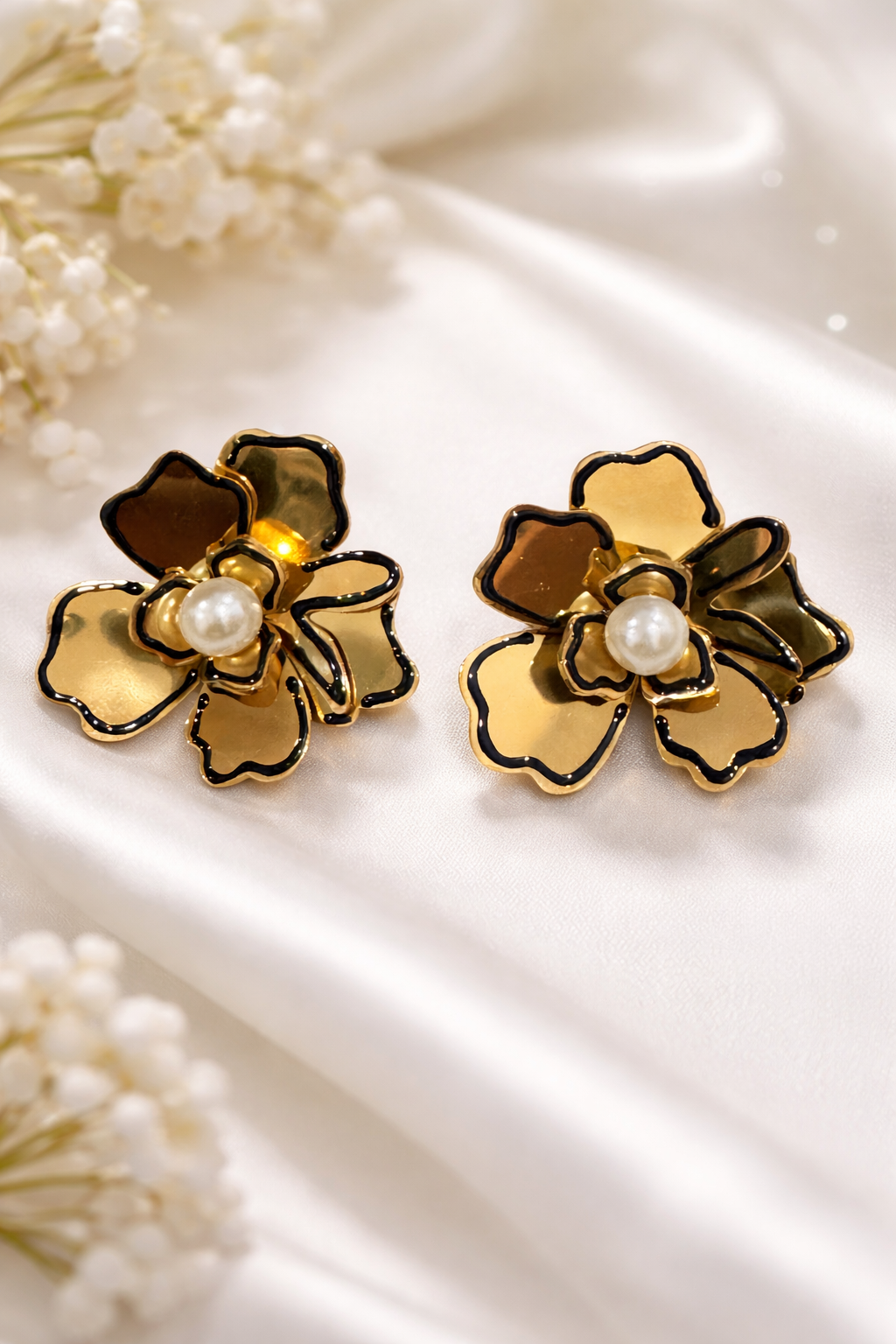 Zahra Pearl Stud Earrings